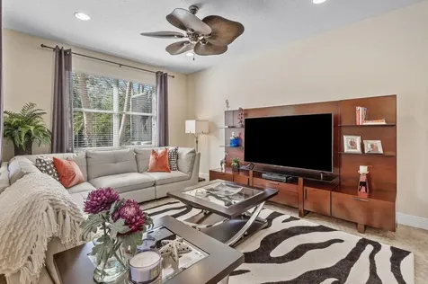 5009 Dulce Court Palm Beach Gardens FL 33418