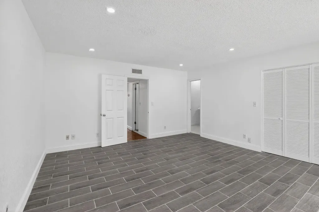 11556 NW 1st Street Plantation FL 33325