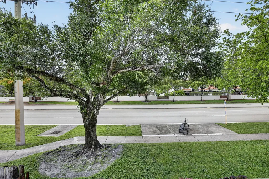 11556 NW 1st Street Plantation FL 33325