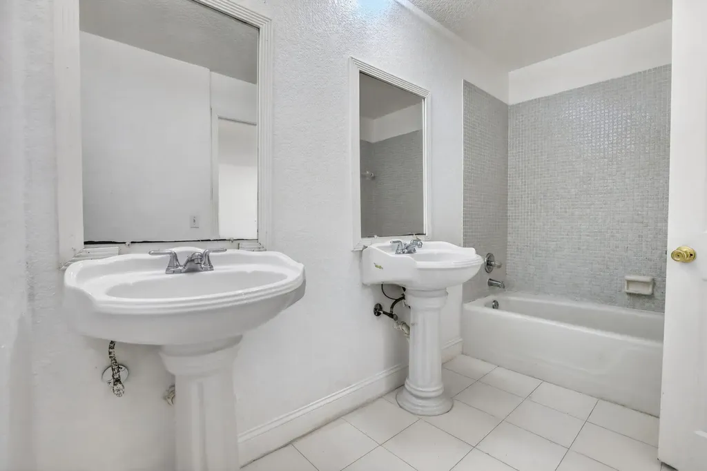 11556 NW 1st Street Plantation FL 33325