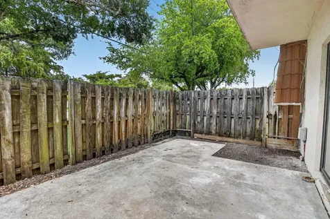 11556 NW 1st Street Plantation FL 33325