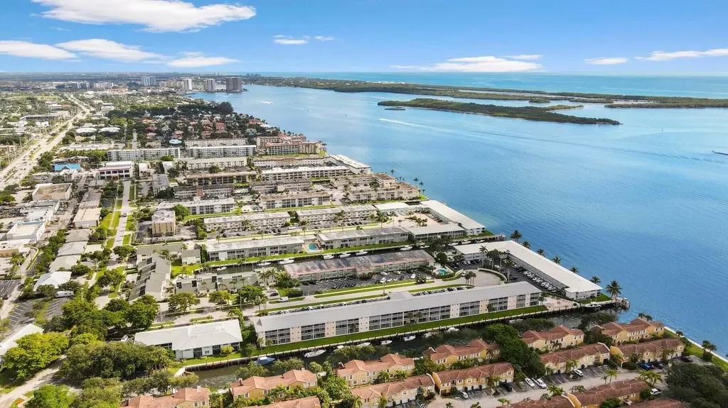 120 Lehane Terrace North Palm Beach FL 33408
