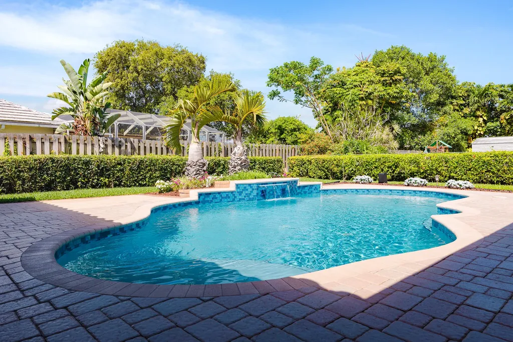 10670 NW 42nd Drive Coral Springs FL 33065