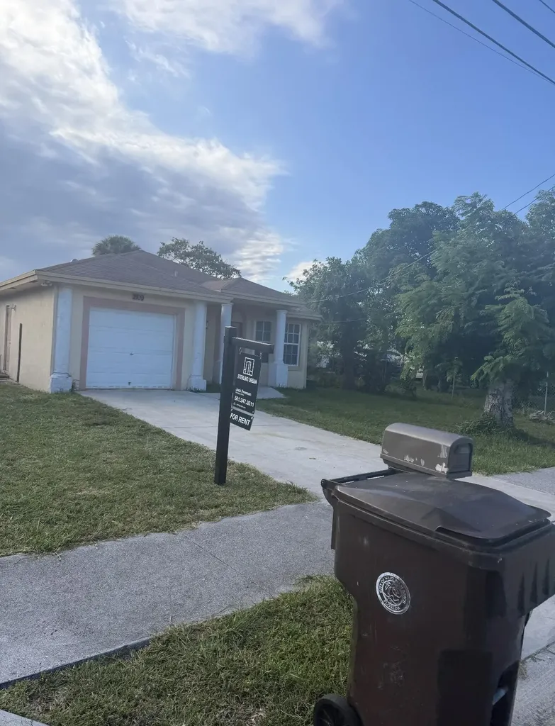 2109 Dock Street West Palm Beach FL 33401