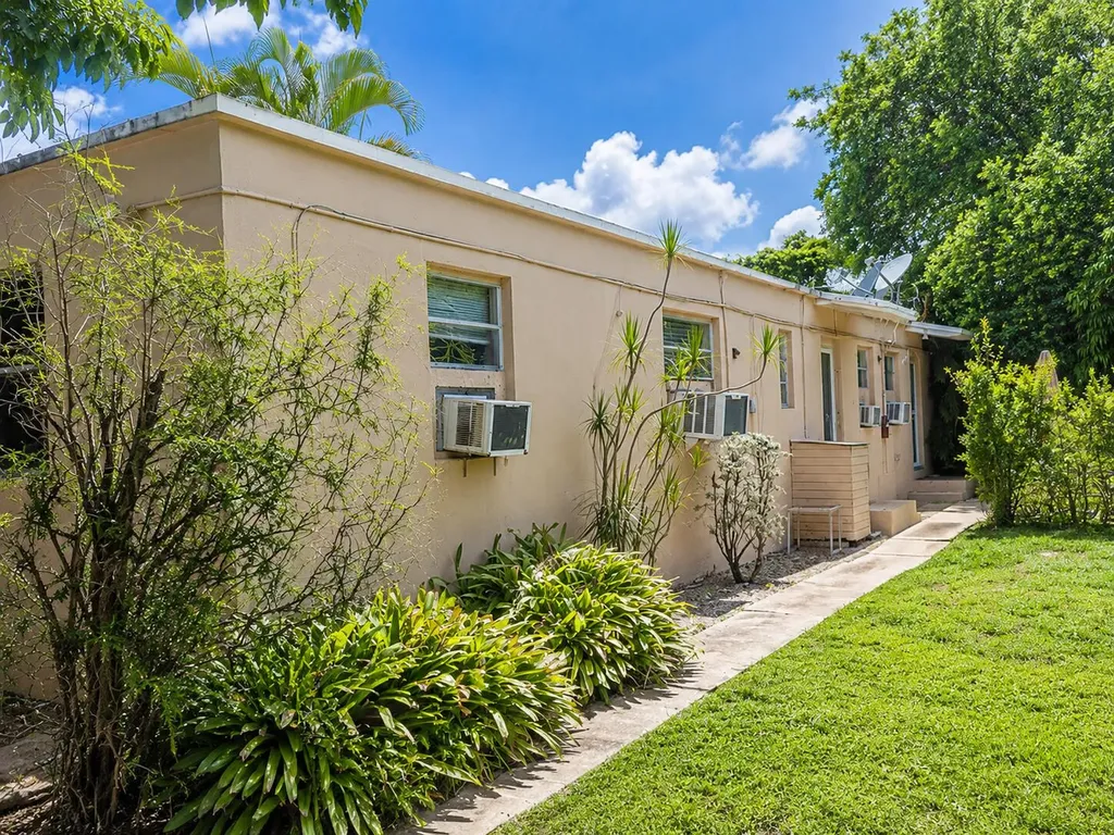 916 SW 8th Avenue Fort Lauderdale FL 33315