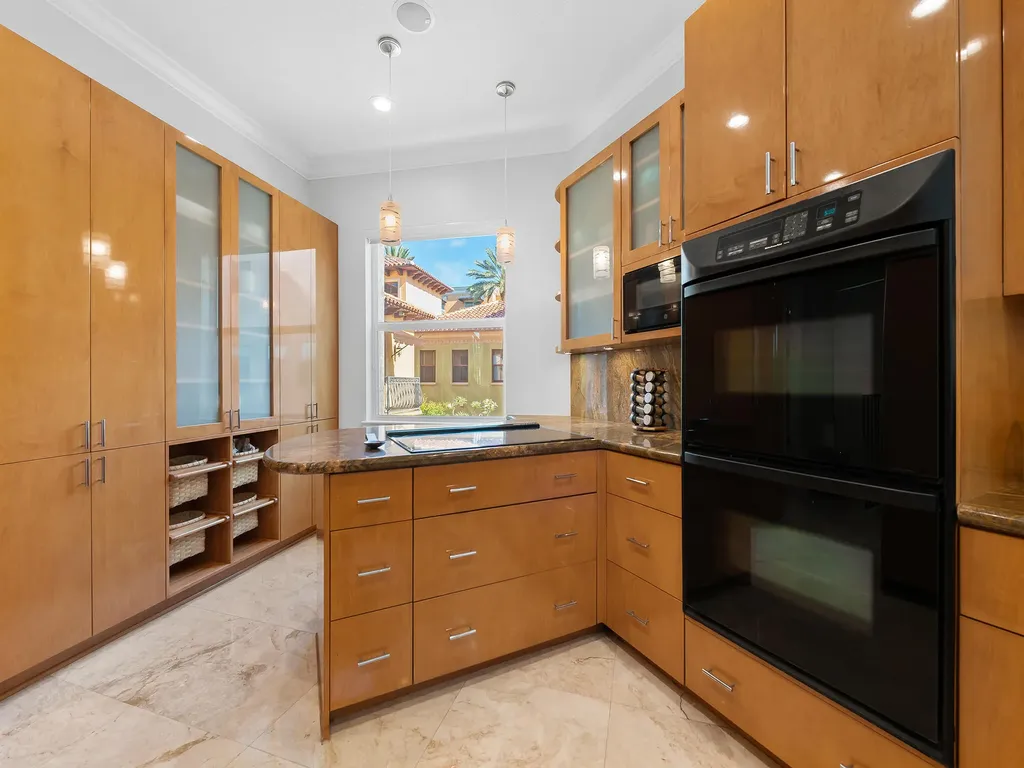 208 SE 10th Terrace Fort Lauderdale FL 33301
