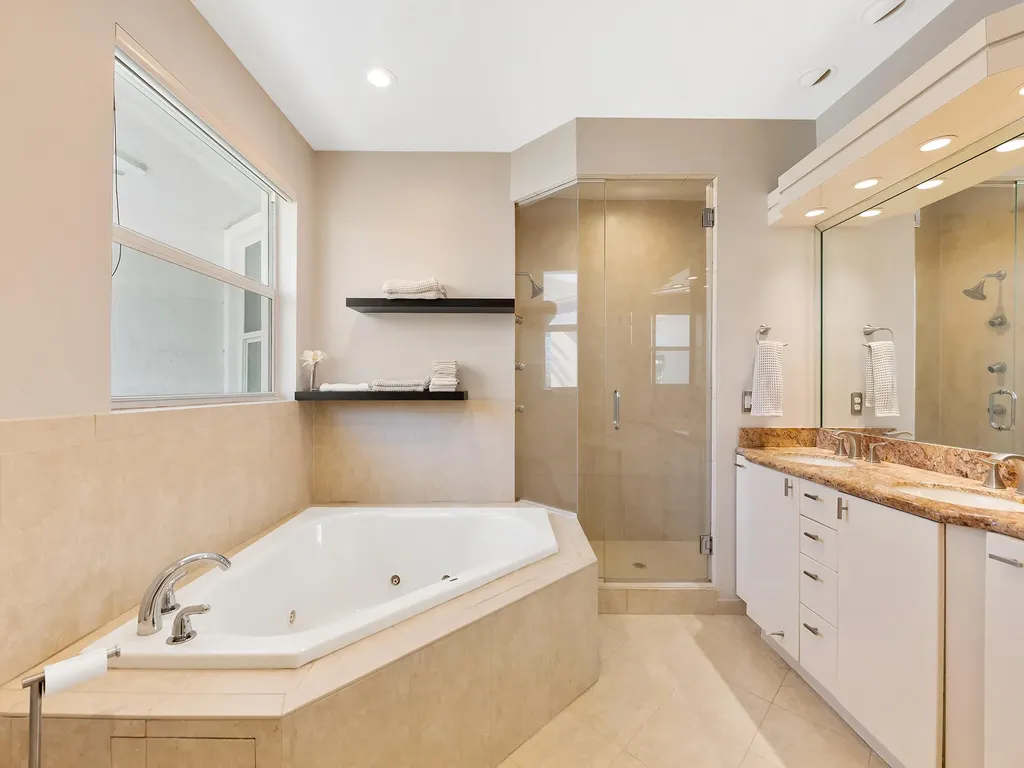 208 SE 10th Terrace Fort Lauderdale FL 33301