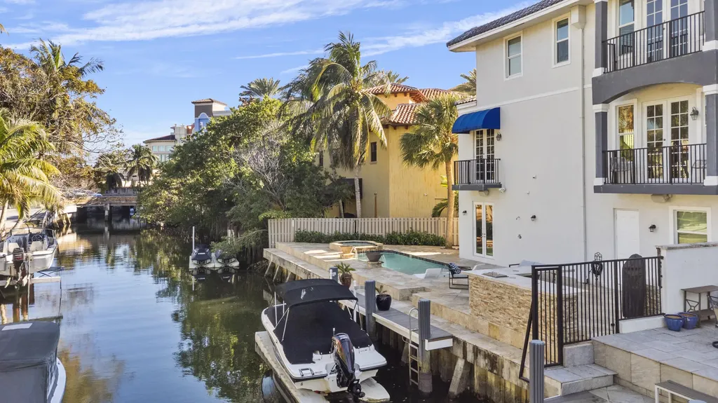 208 SE 10th Terrace Fort Lauderdale FL 33301