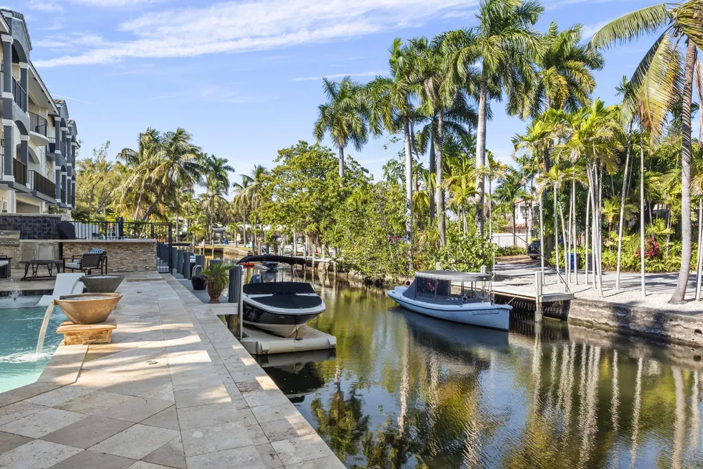 208 SE 10th Terrace Fort Lauderdale FL 33301
