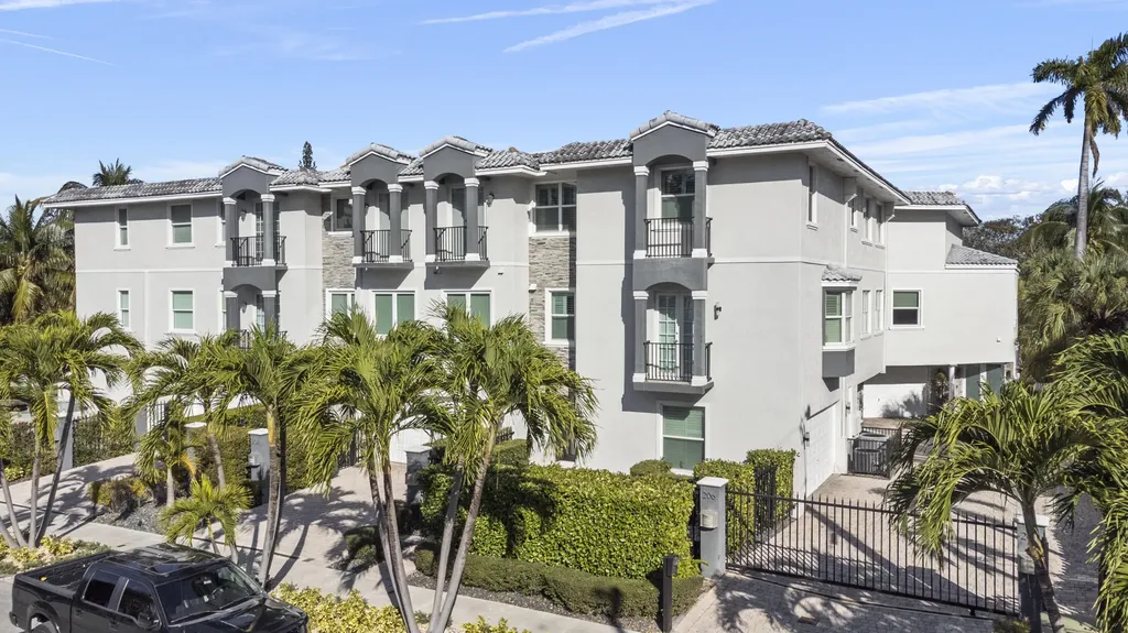 208 SE 10th Terrace Fort Lauderdale FL 33301