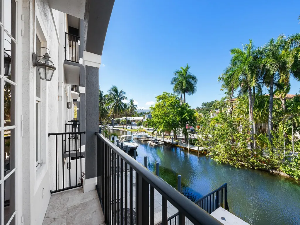 208 SE 10th Terrace Fort Lauderdale FL 33301