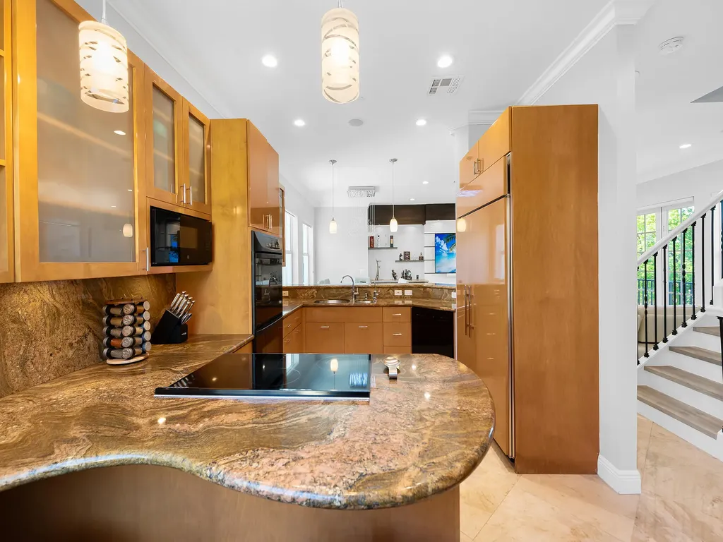208 SE 10th Terrace Fort Lauderdale FL 33301