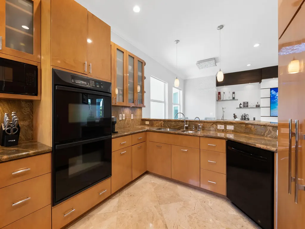 208 SE 10th Terrace Fort Lauderdale FL 33301