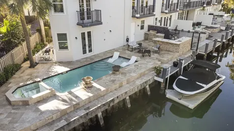 208 SE 10th Terrace Fort Lauderdale FL 33301