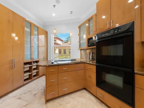 208 SE 10th Terrace Fort Lauderdale FL 33301