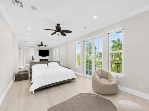 208 SE 10th Terrace Fort Lauderdale FL 33301