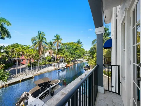 208 SE 10th Terrace Fort Lauderdale FL 33301