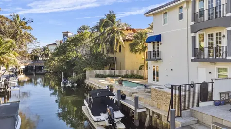 208 SE 10th Terrace Fort Lauderdale FL 33301