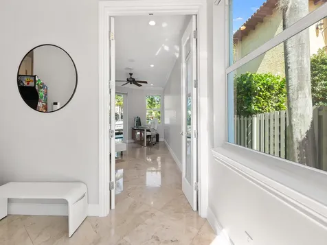 208 SE 10th Terrace Fort Lauderdale FL 33301