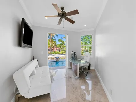 208 SE 10th Terrace Fort Lauderdale FL 33301