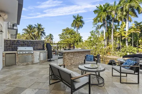 208 SE 10th Terrace Fort Lauderdale FL 33301