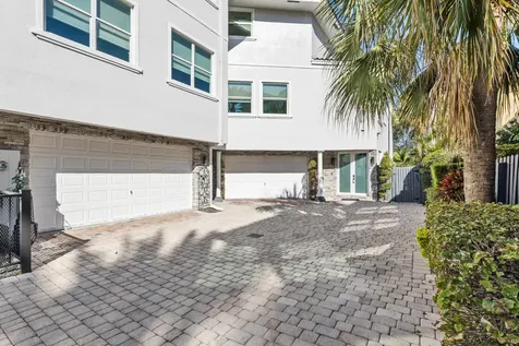 208 SE 10th Terrace Fort Lauderdale FL 33301