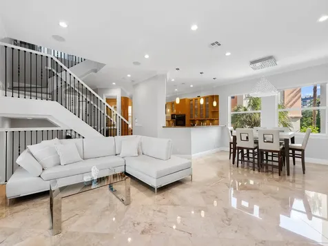208 SE 10th Terrace Fort Lauderdale FL 33301