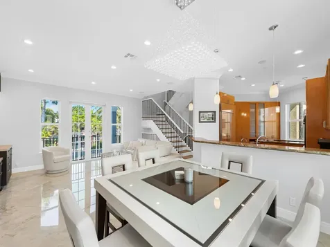 208 SE 10th Terrace Fort Lauderdale FL 33301