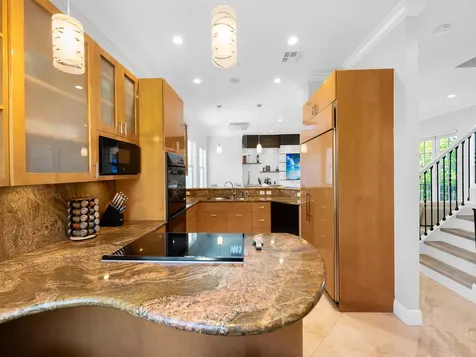 208 SE 10th Terrace Fort Lauderdale FL 33301