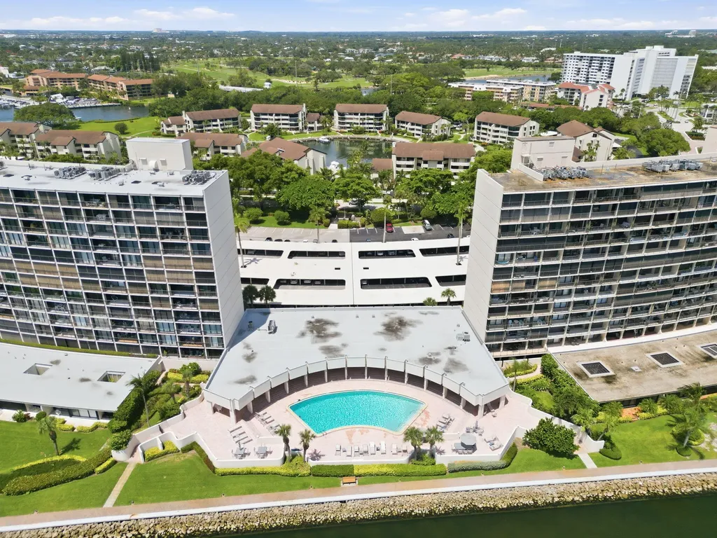 124 Lakeshore Drive North Palm Beach FL 33408