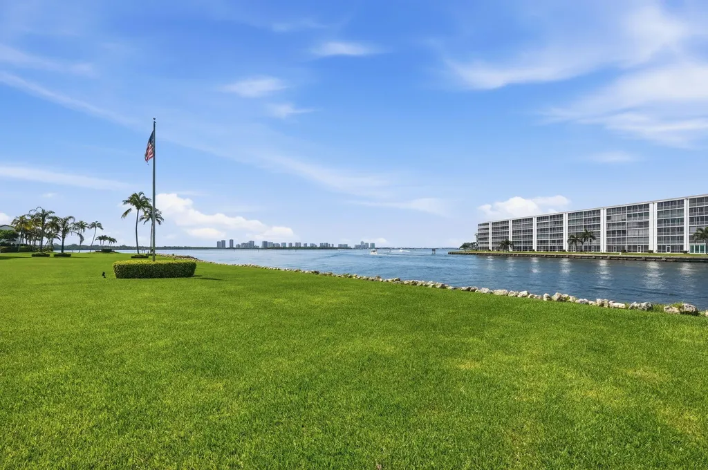 124 Lakeshore Drive North Palm Beach FL 33408