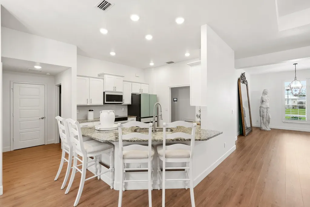 5825 NW Bates Avenue Port St Lucie FL 34986