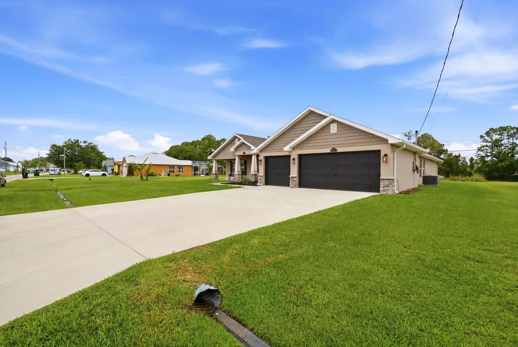 5825 NW Bates Avenue Port St Lucie FL 34986
