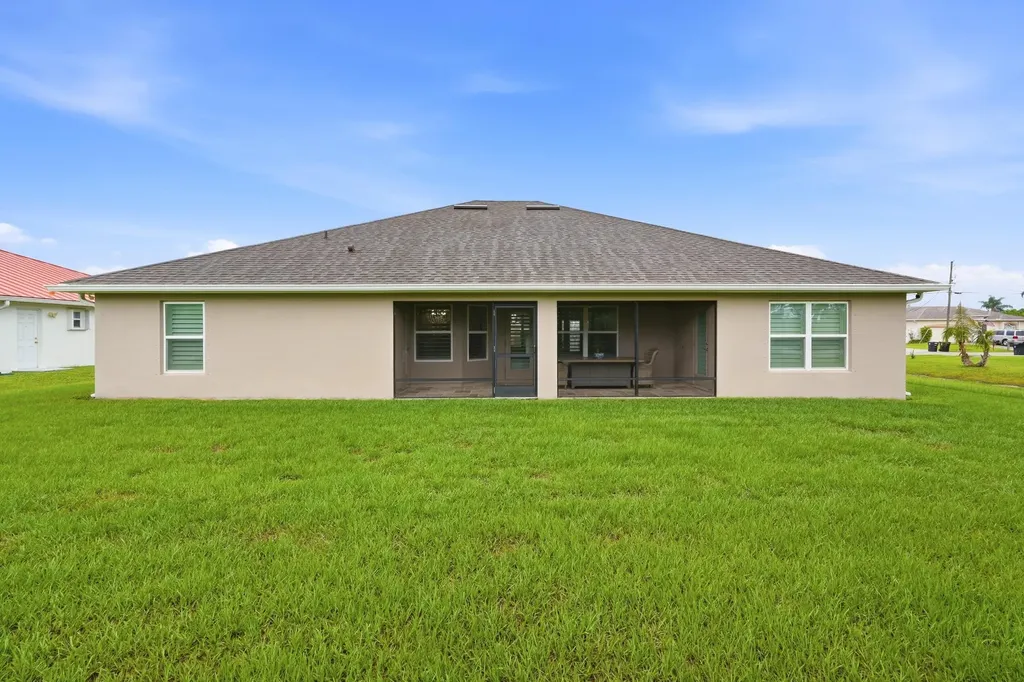 5825 NW Bates Avenue Port St Lucie FL 34986