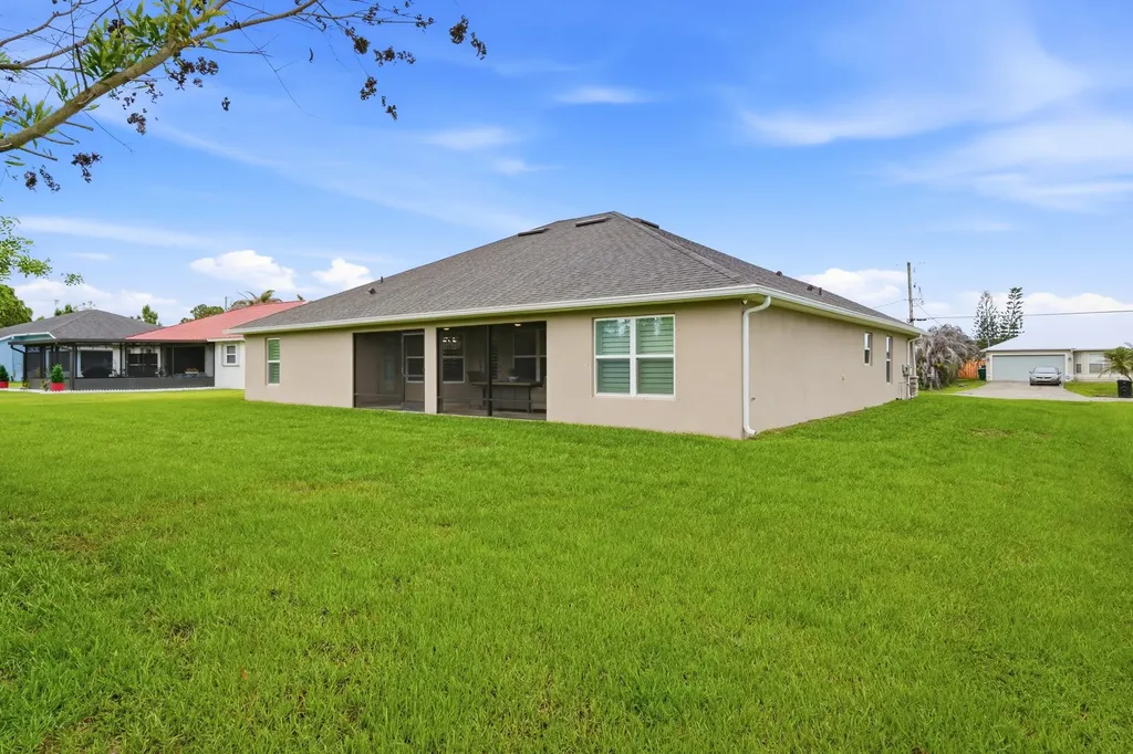 5825 NW Bates Avenue Port St Lucie FL 34986
