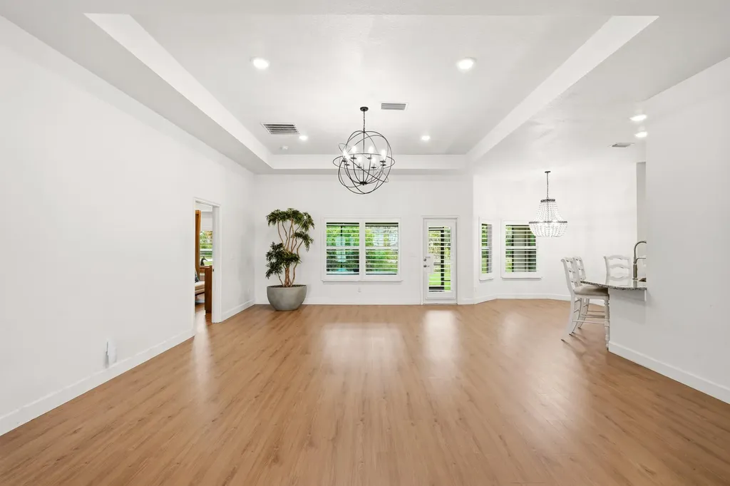 5825 NW Bates Avenue Port St Lucie FL 34986