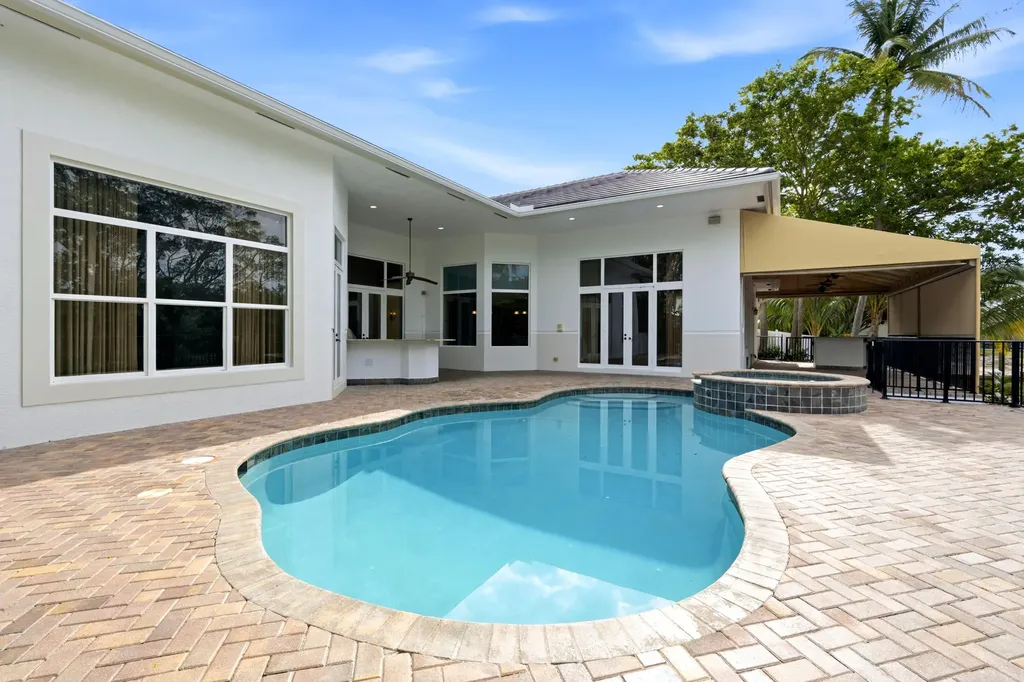 608 Inlet Road North Palm Beach FL 33408