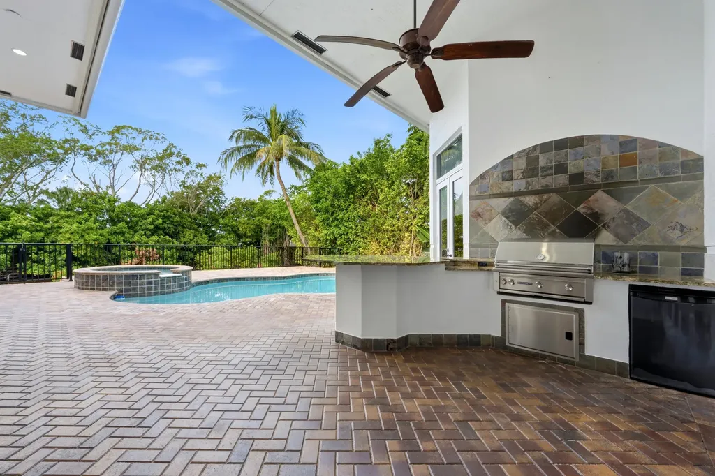 608 Inlet Road North Palm Beach FL 33408