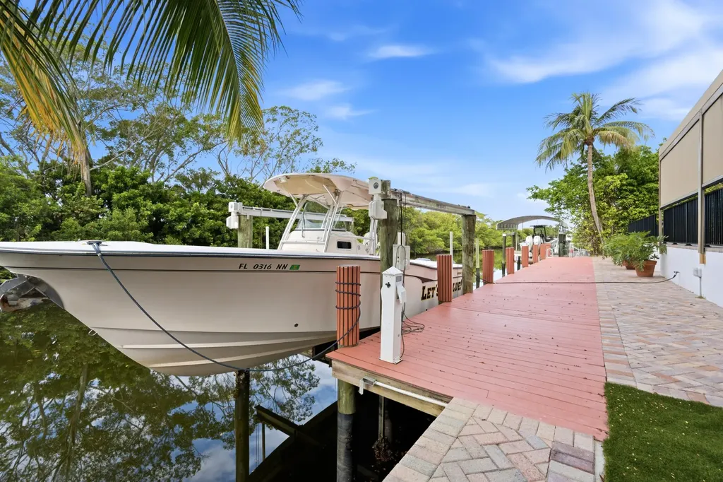608 Inlet Road North Palm Beach FL 33408