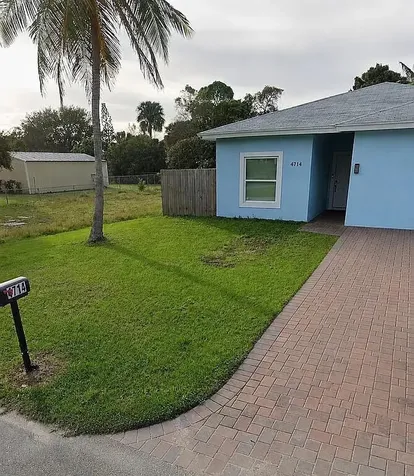 4714 Alberta Avenue West Palm Beach FL 33417