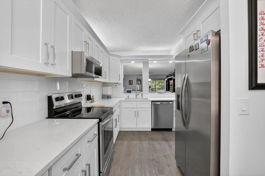 10187 Mangrove Drive Boynton Beach FL 33437