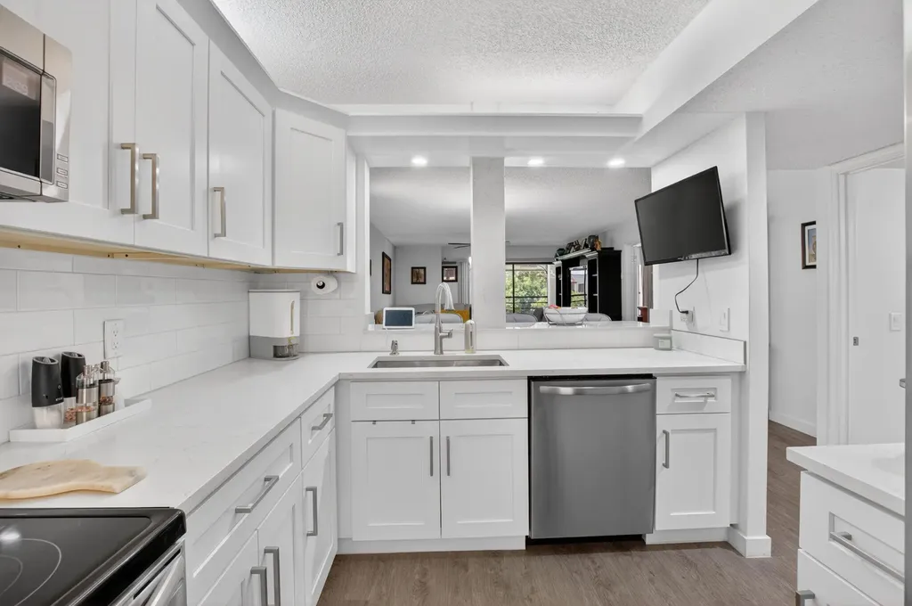 10187 Mangrove Drive Boynton Beach FL 33437