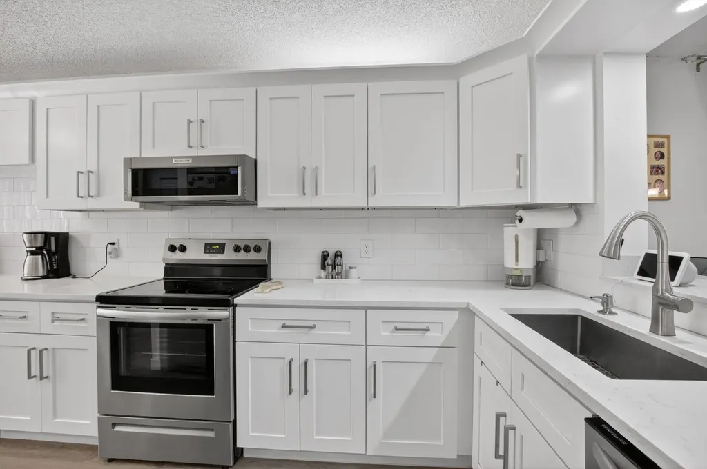 10187 Mangrove Drive Boynton Beach FL 33437