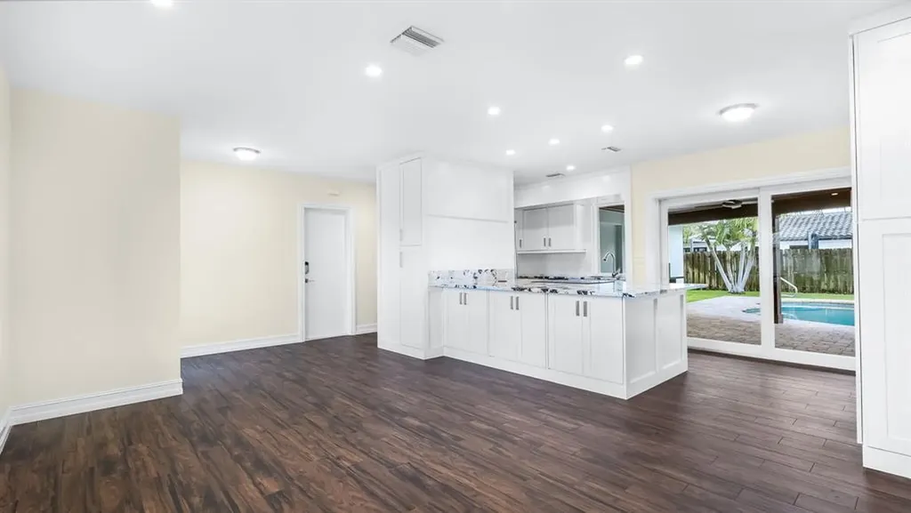 1041 SW 4th Street Boca Raton FL 33486