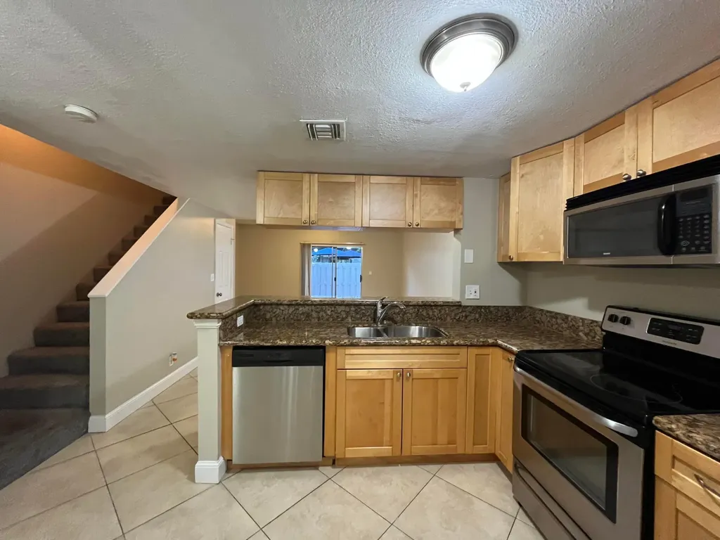 2589 NE 15th Street Pompano Beach FL 33062