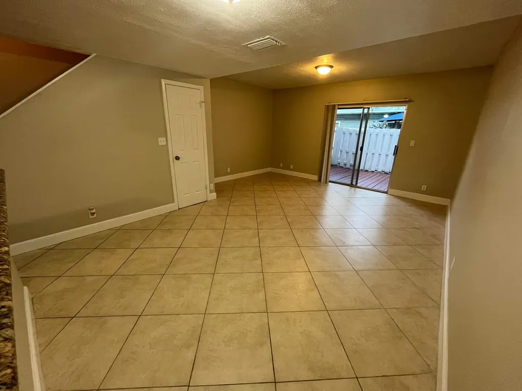 2589 NE 15th Street Pompano Beach FL 33062