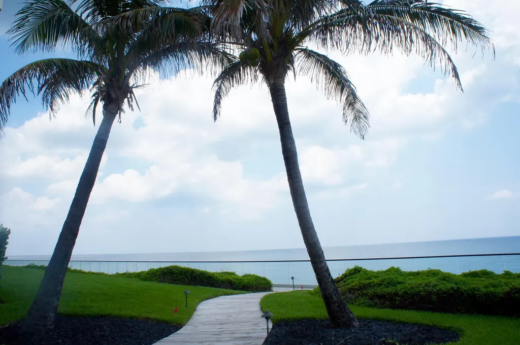 5070 N Ocean Drive Singer Island FL 33404
