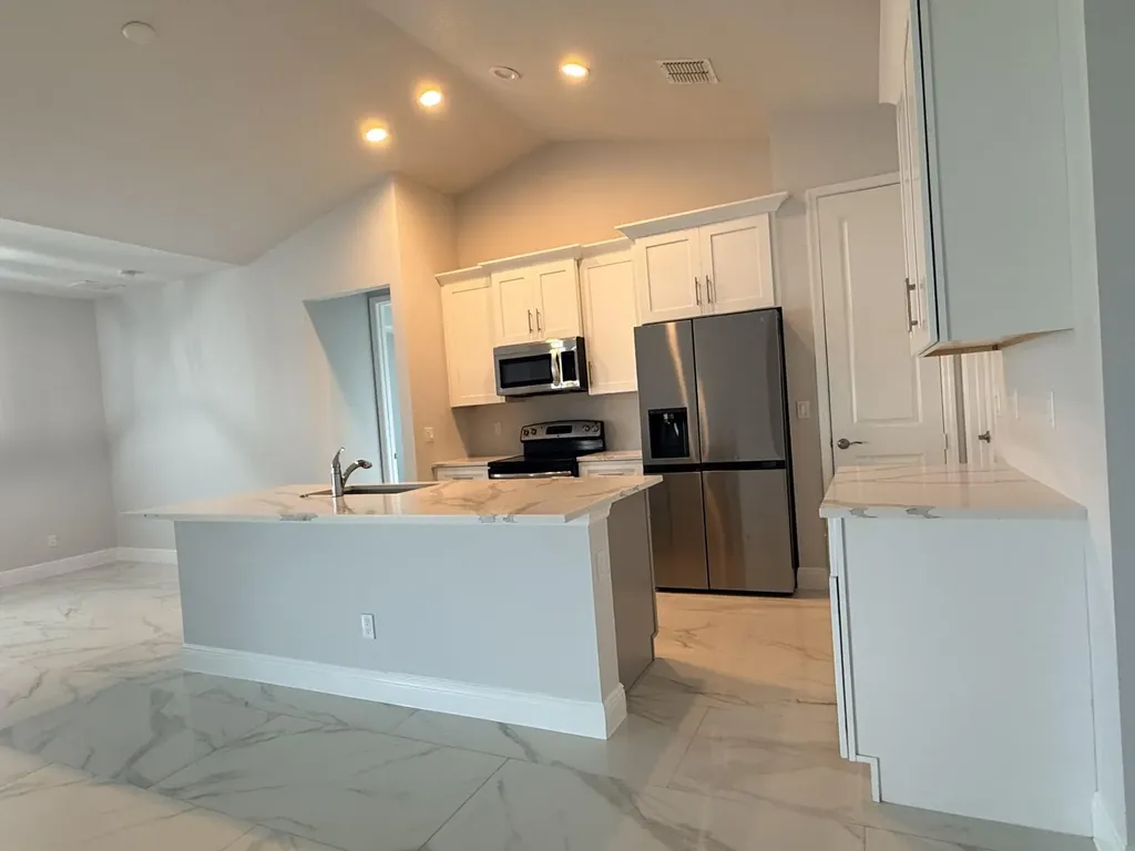 5673 NW Whitecap Road Port St Lucie FL 34986