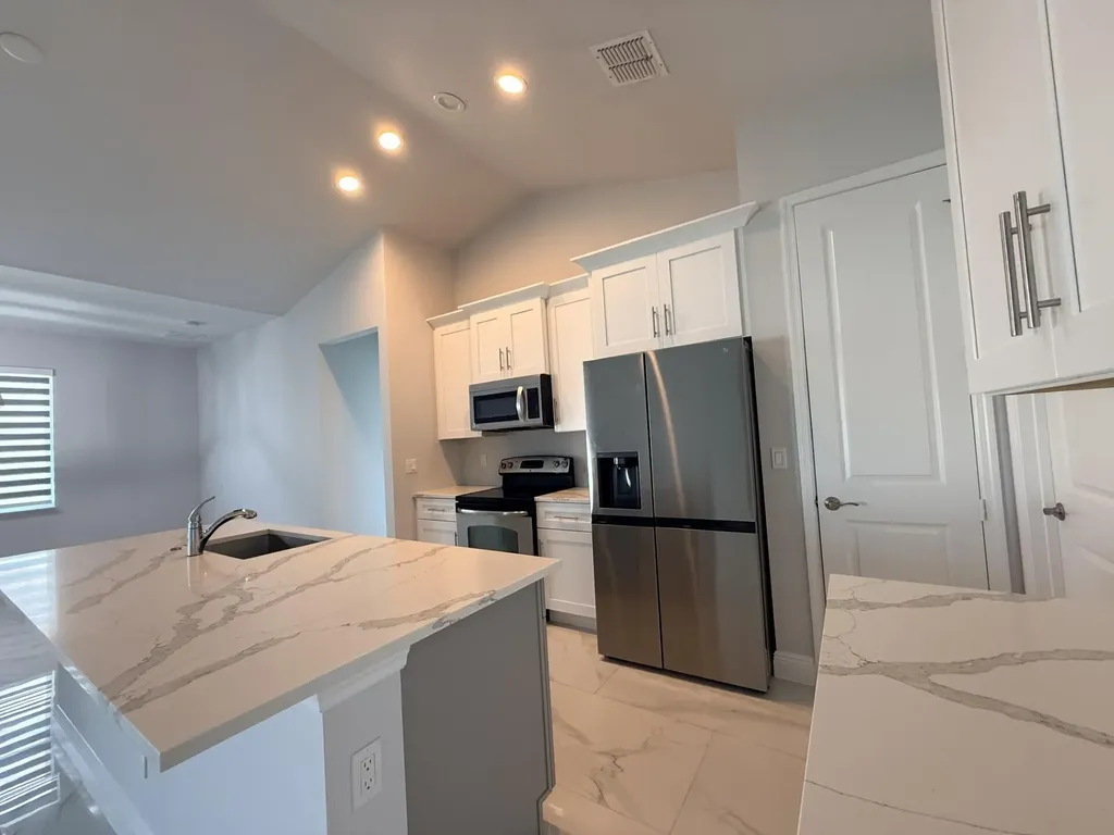 5673 NW Whitecap Road Port St Lucie FL 34986