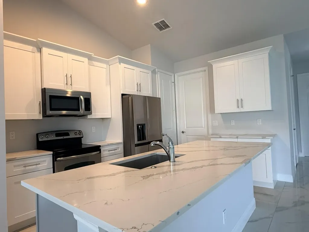 5673 NW Whitecap Road Port St Lucie FL 34986